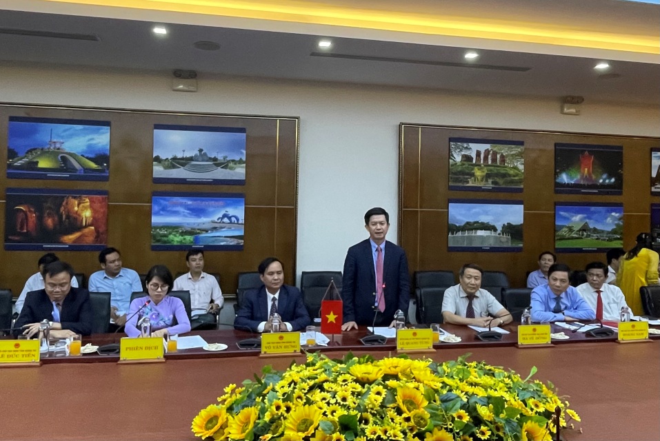 Bí thư Tỉnh ủy Lê Quang Tùng phát biểu tại buổi làm việc